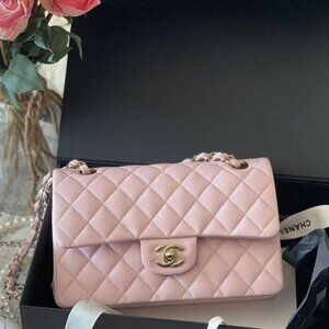 Classic CHANEL Bag: A Stylish and Versatile Choice for Elegance